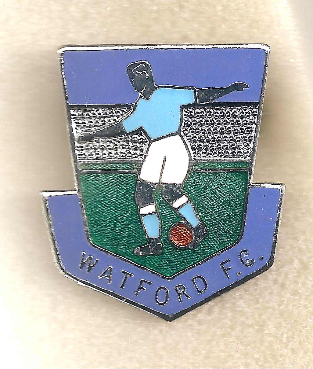UK - WATFORD FC - 83 - Vintage enamel badge - brooch for sale on Ebay
