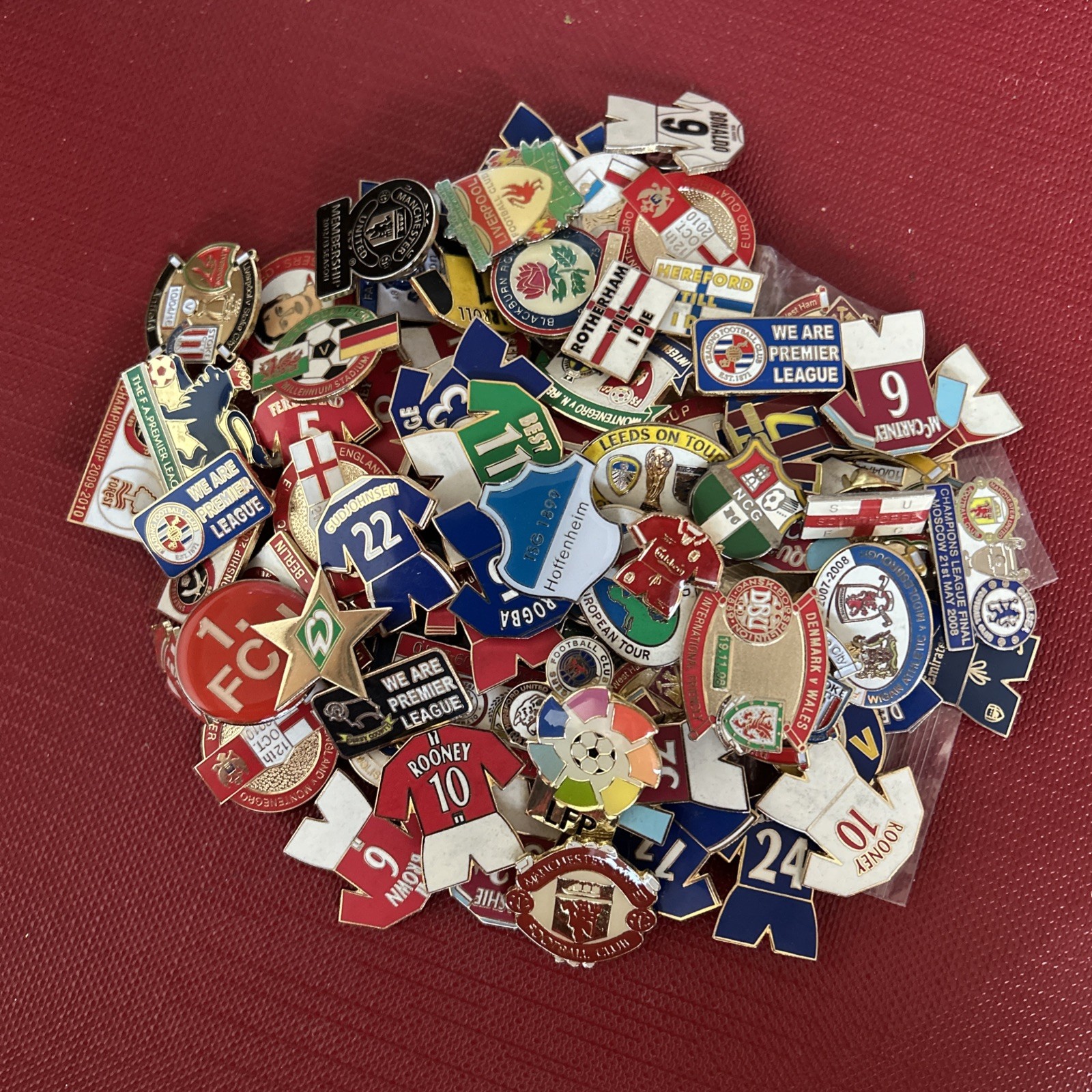80 Mixed Football Pin Badges for sale on Ebay