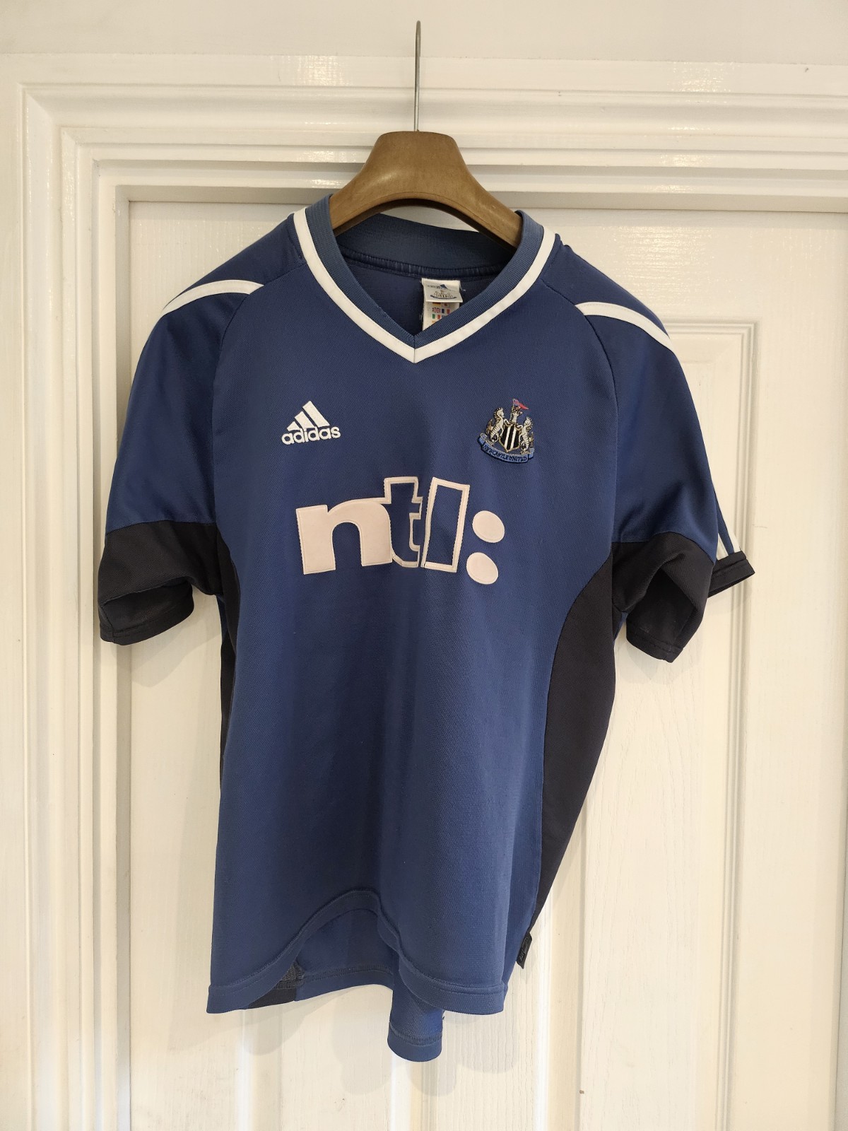 NEWCASTLE UTD 2001-2002 ADIDAS Vintage  Away Football Shirt. Adult Medium. NTL. for sale on Ebay