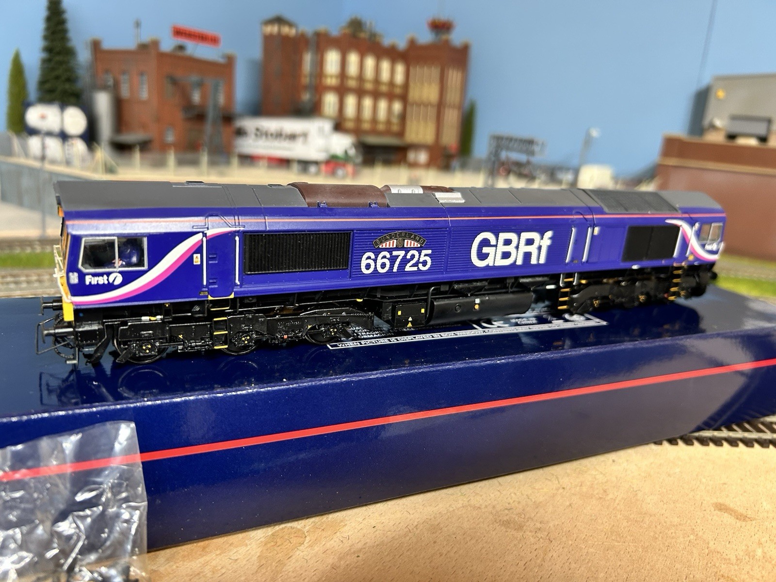 Bachmann 00 Gauge 32-978 Class 66 Diesel GBRF First “ Sunderland AFC “ for sale on Ebay