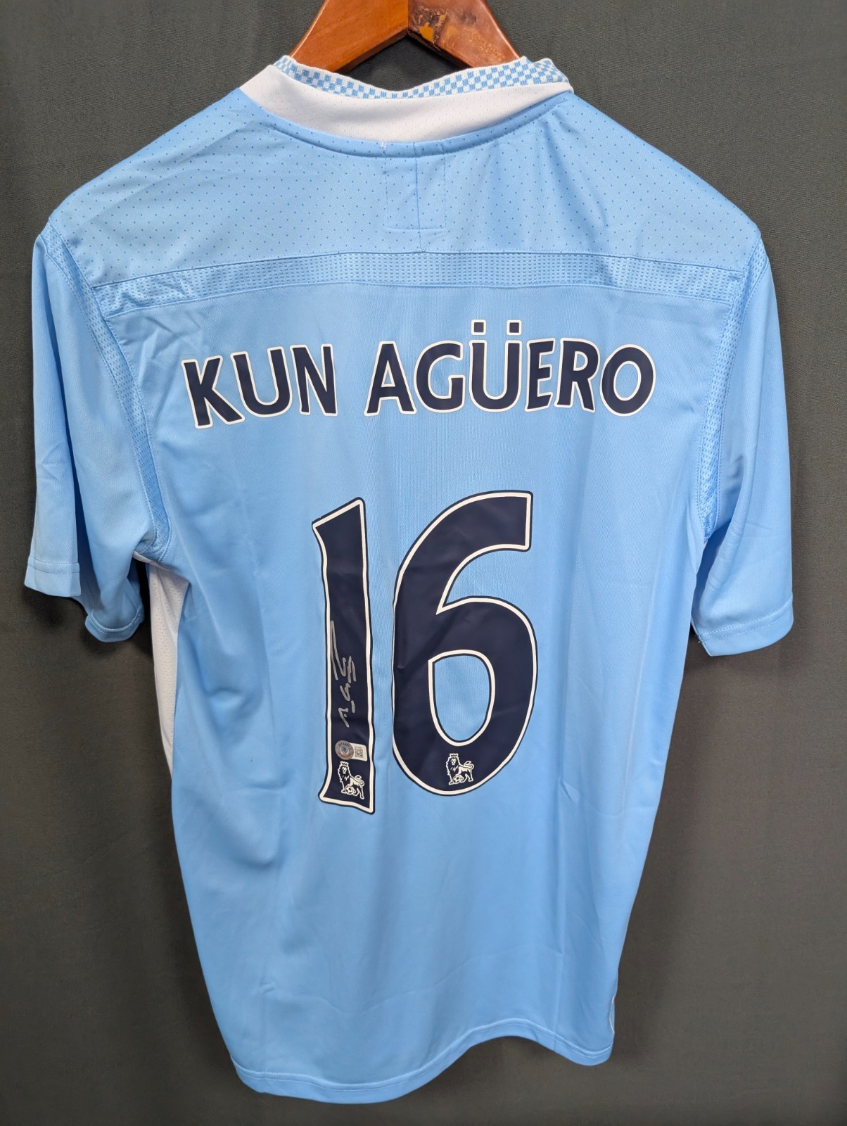 Sergio Agüero Signed Manchester City Soccer Jersey AUTO BAS Beckett Sz 40 for sale on Ebay