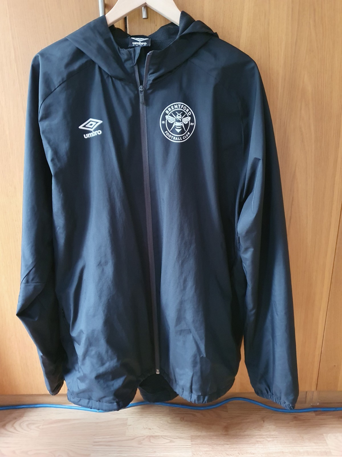  Brentford FC Football  Jacket Men's  Black Long Sleeve Hooded -Size XXL for sale on Ebay