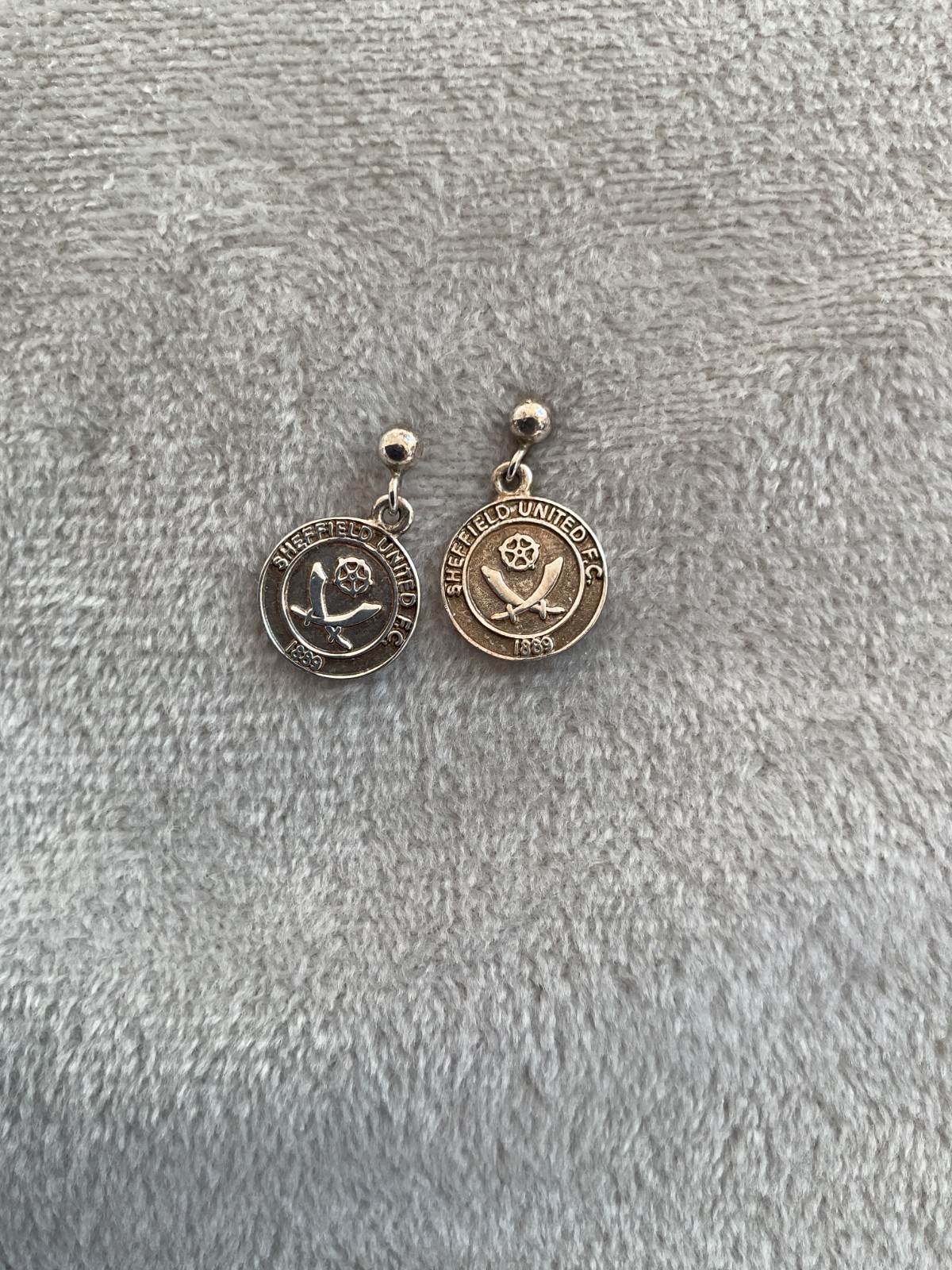 SHEFFIELD UNITED FC 1889 earrings- silver tone  - 1cm dia for sale on Ebay