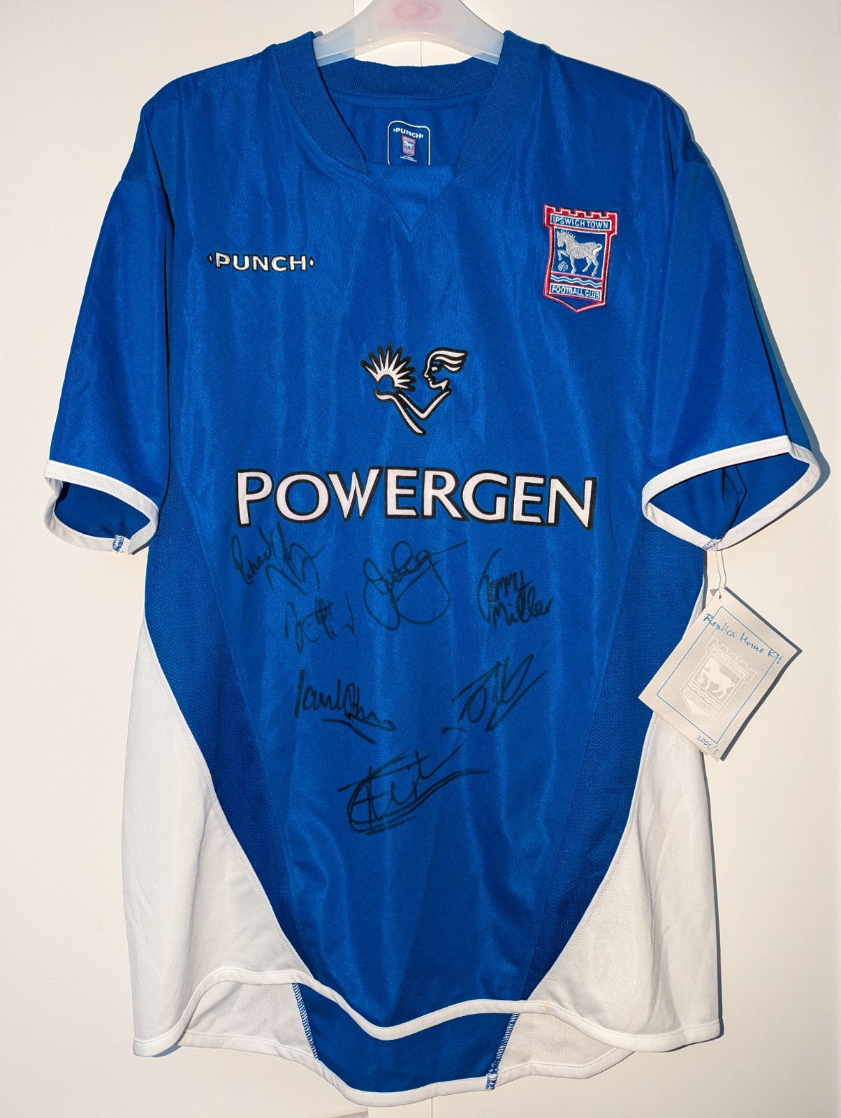 BNWT Signed Ipswich Town Home Football Shirt 2003-05. Mens Medium. for sale on Ebay