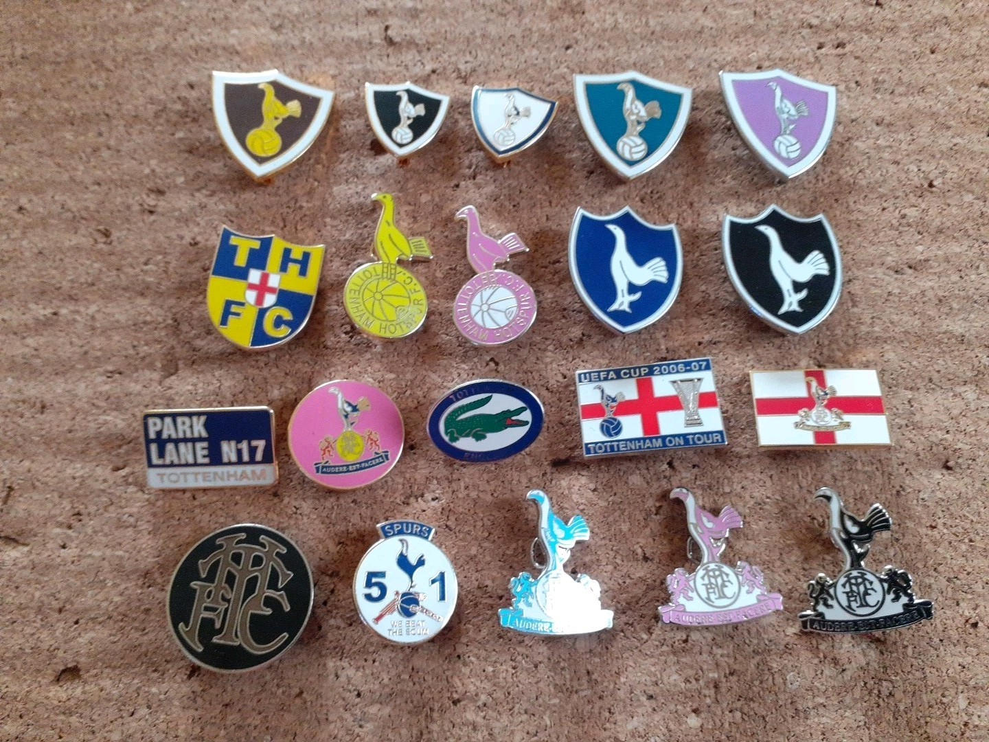 Joblot 20 Quality Tottenham Hotspur Badges for sale on Ebay