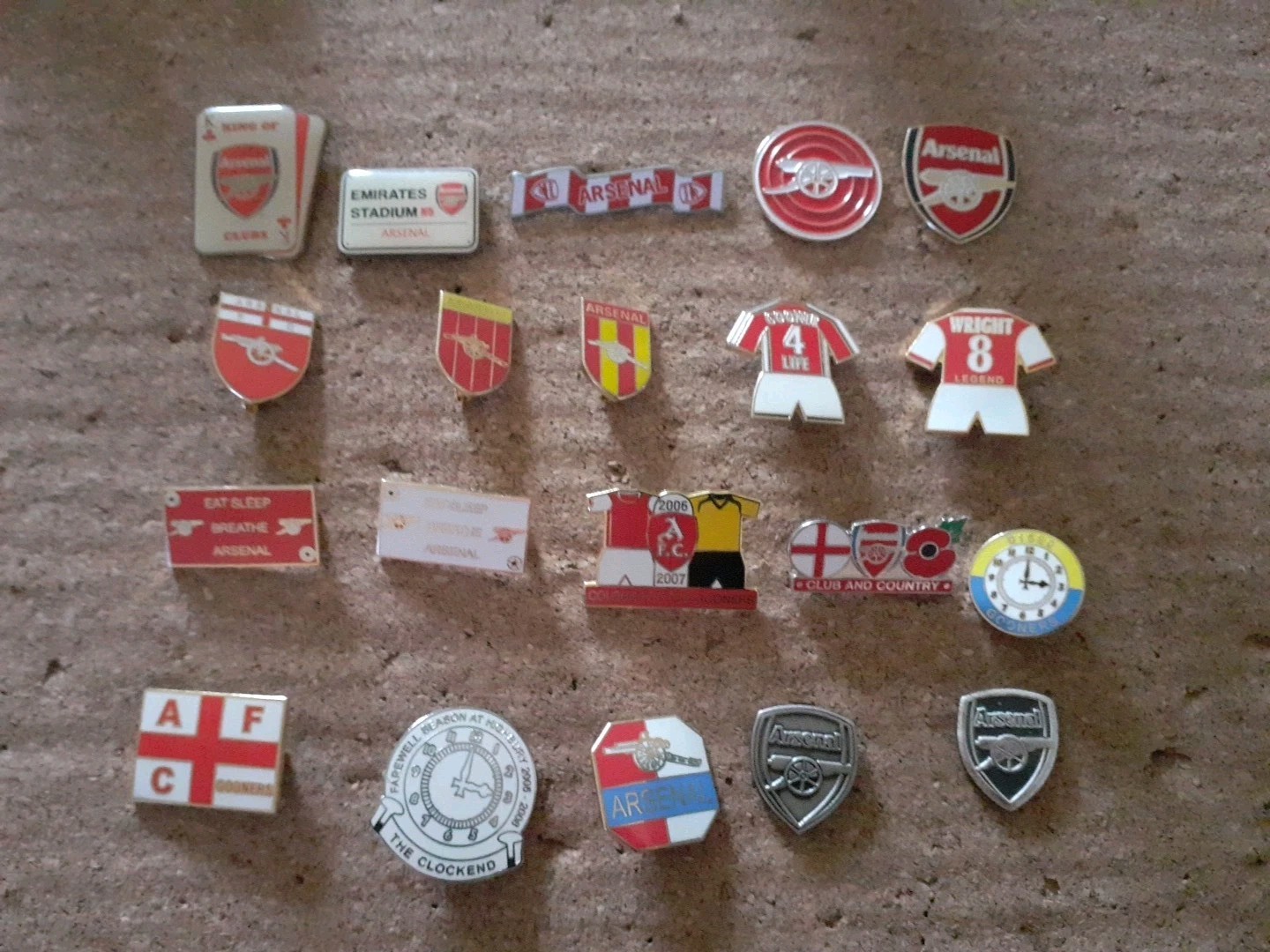 Joblot 20 Quality ARSENAL BADGES for sale on Ebay