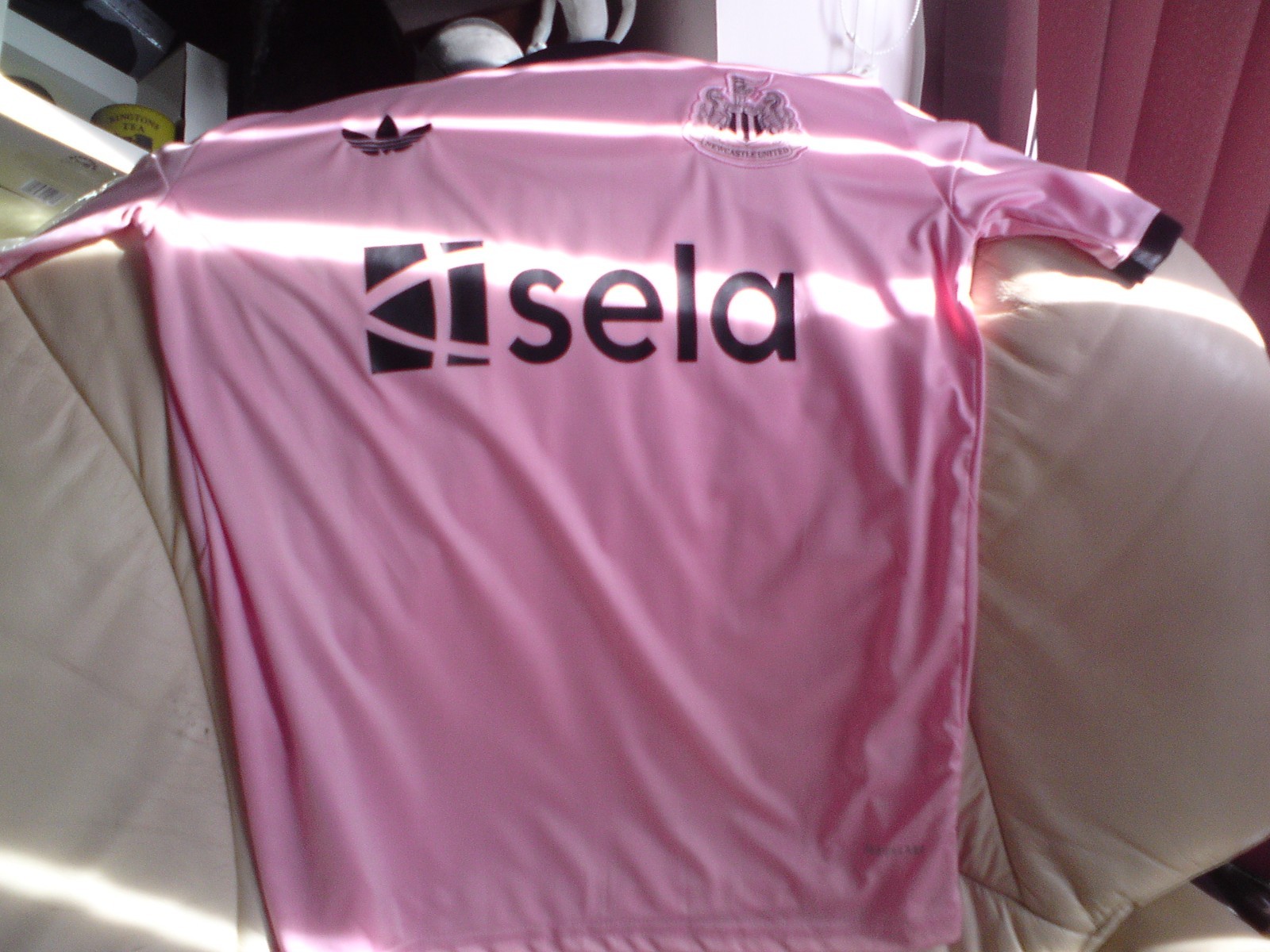 SMALL Newcastle United 25/26  Goalkeeper Top PINK ,USED. for sale on Ebay
