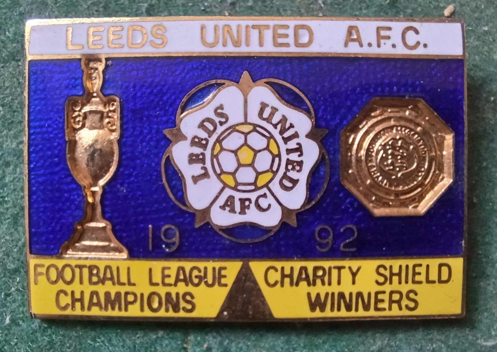 RARE England Leeds United FC Football Club Enamel Pin Badge CHAMPIONS 1992 for sale on Ebay
