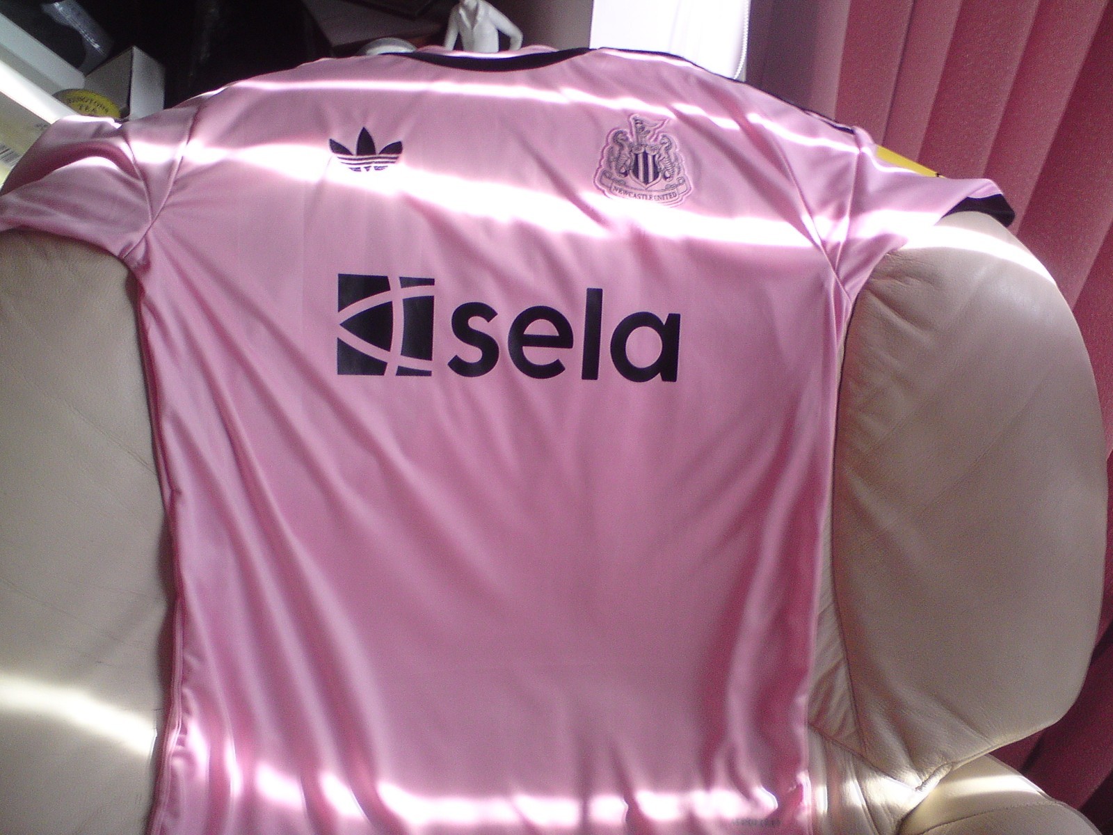 LARGE Newcastle United 25/26  Goalkeeper Top PINK ,USED. for sale on Ebay