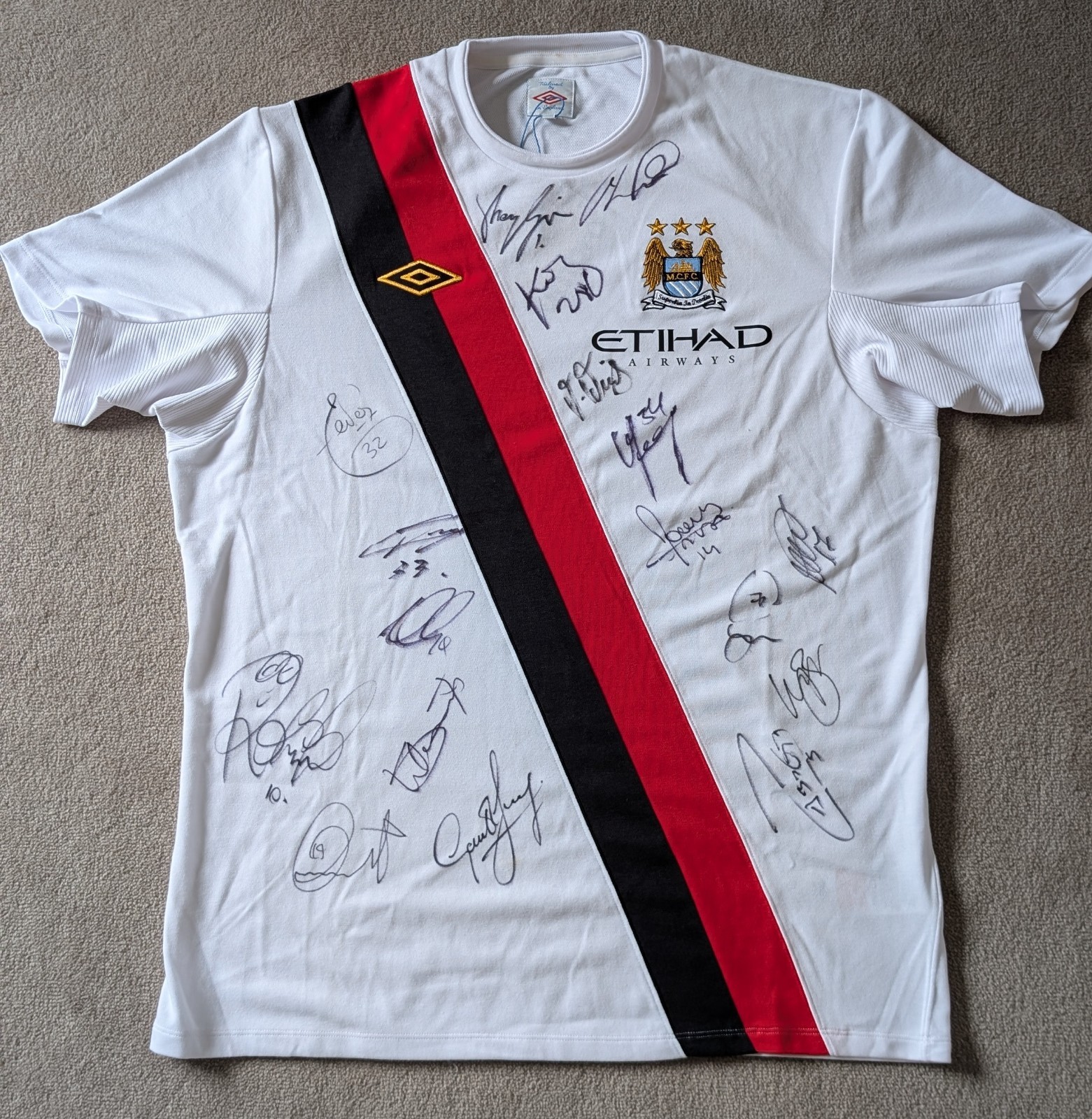 Squad Signed Manchester City 2009 SA Tour 3rd Shirt and commemorative Box for sale on Ebay