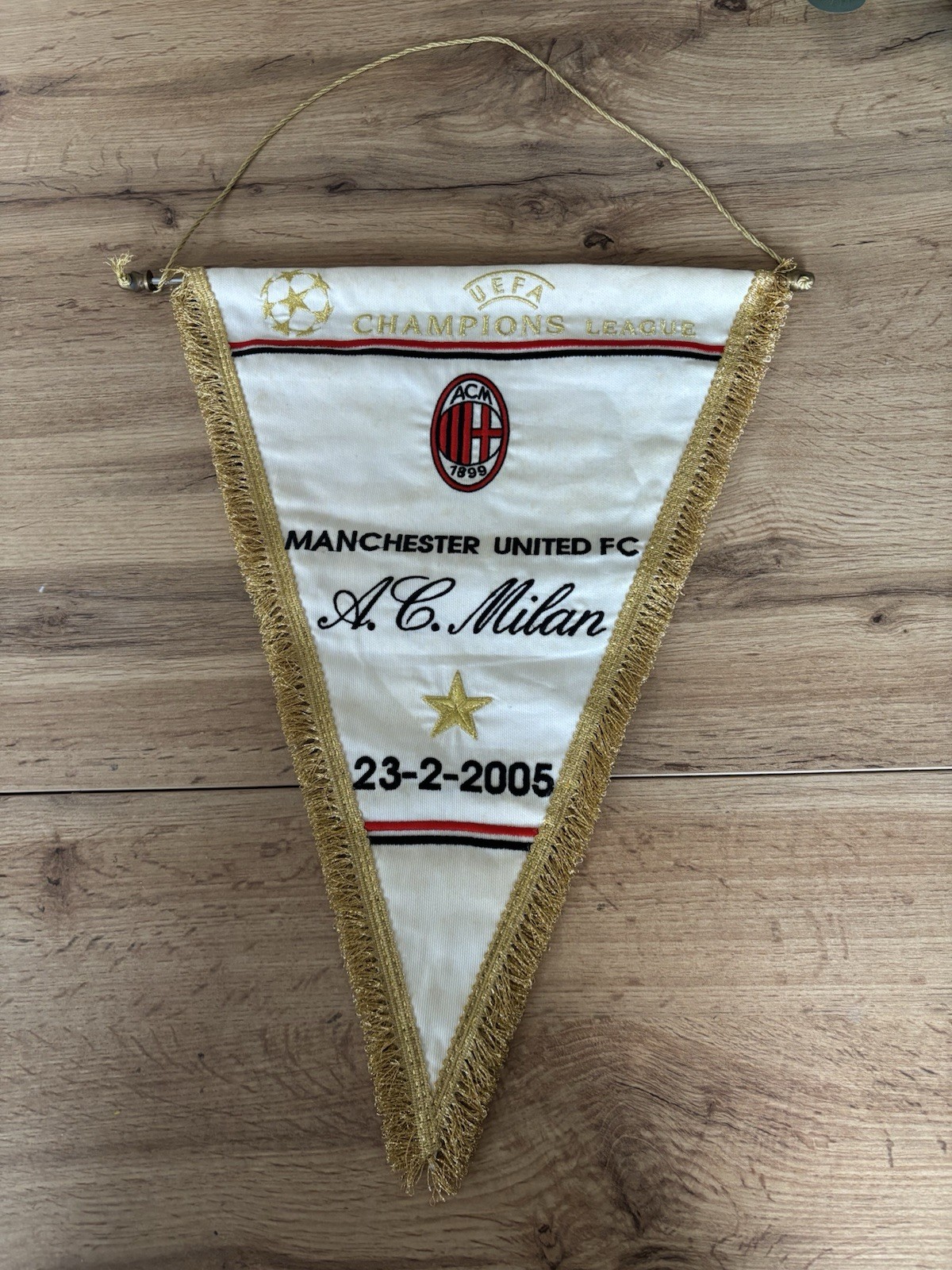 2005 MANCHESTER UNITED V AC MILAN MATCH PENNANT UEFA CHAMPIONS LEAGUE 30-2-2005 for sale on Ebay