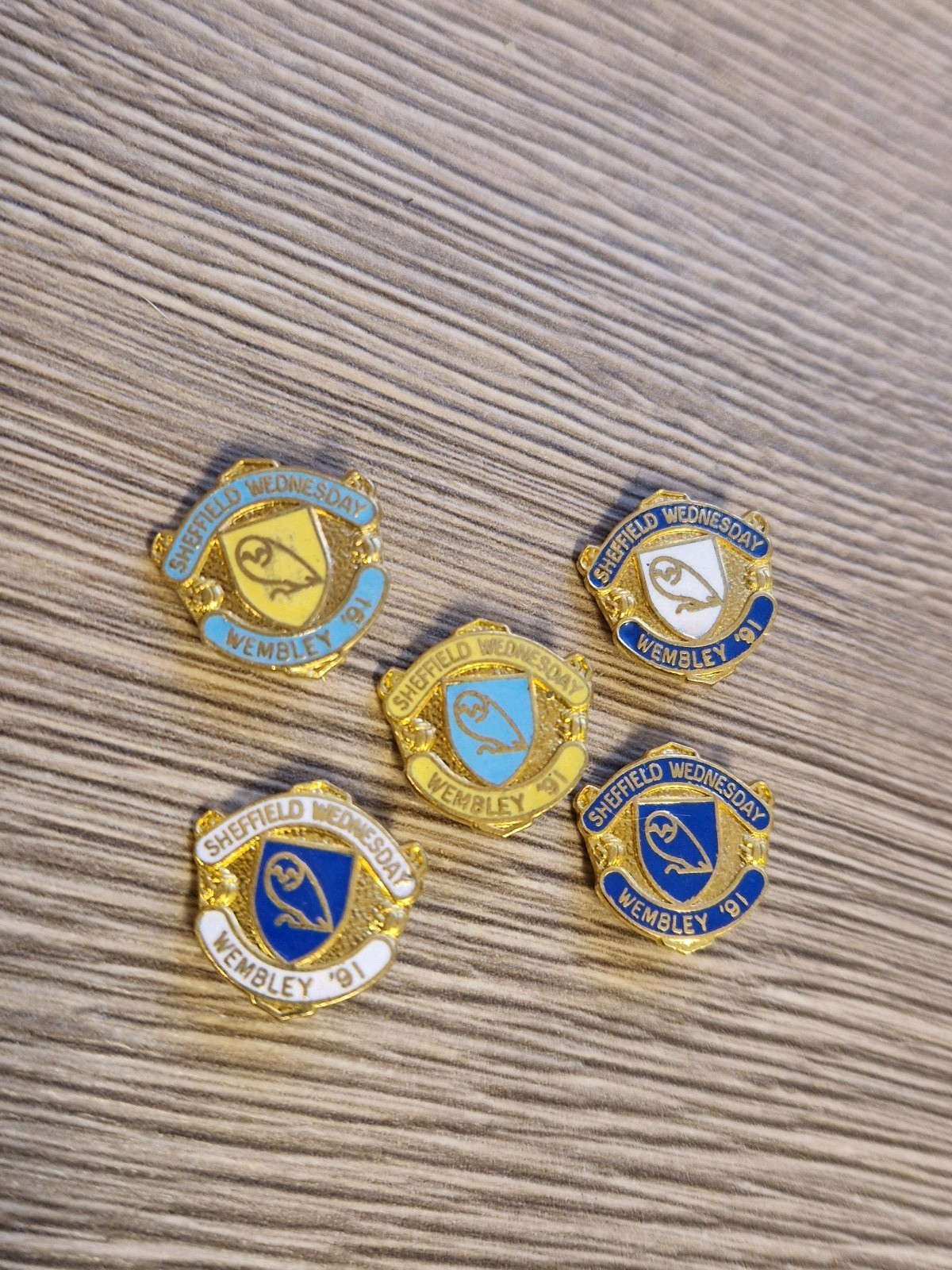 SHEFFIELD WEDNESDAY FC - 5 x VINTAGE WEMBLEY 1991 COLLECTABLE FOOTBALL BADGES for sale on Ebay