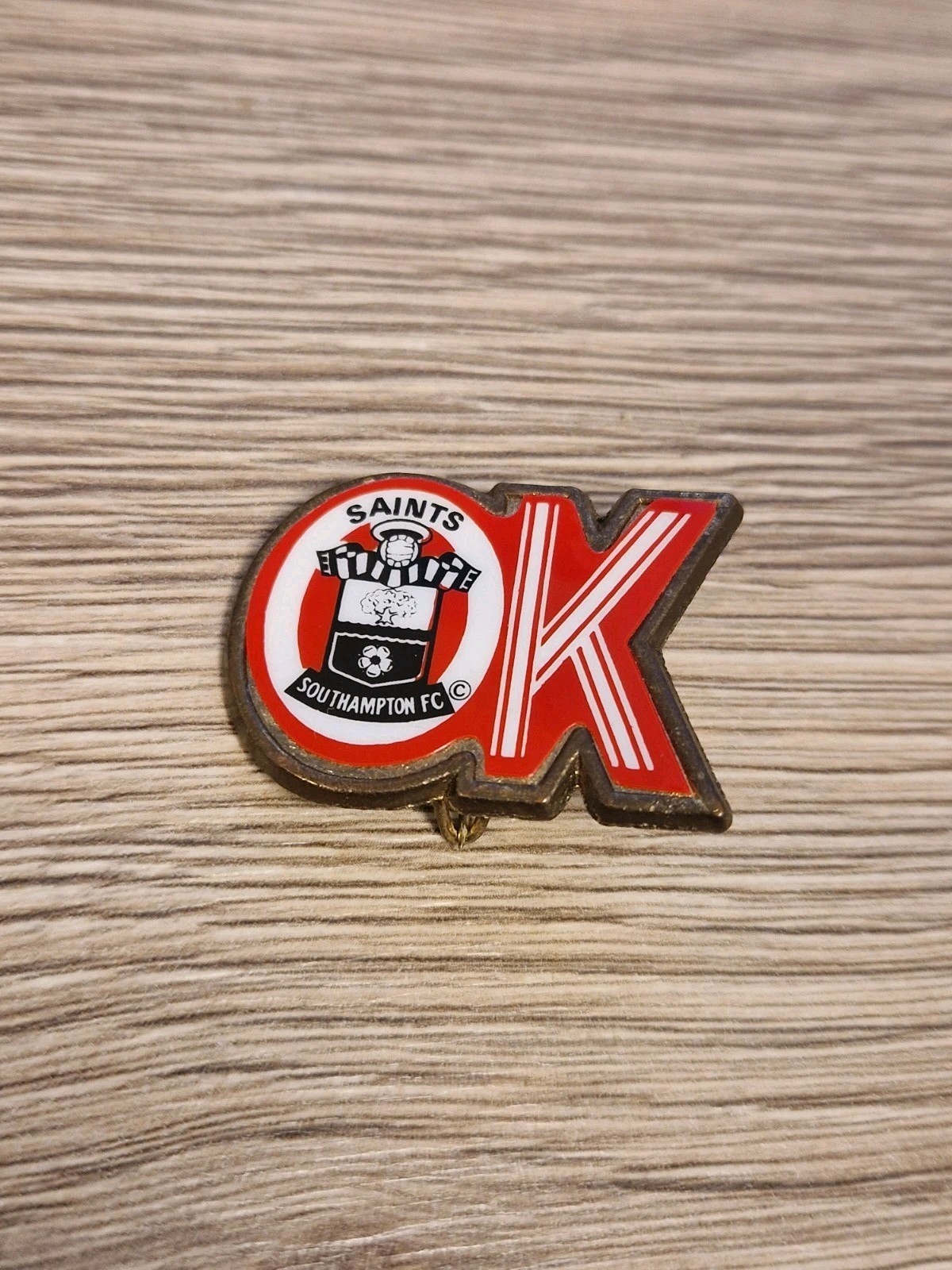 SOUTHAMPTON  F C - 70's COFFER  INSERT COLLECTABLE  VINTAGE  FOOTBALL Pin BADGE for sale on Ebay