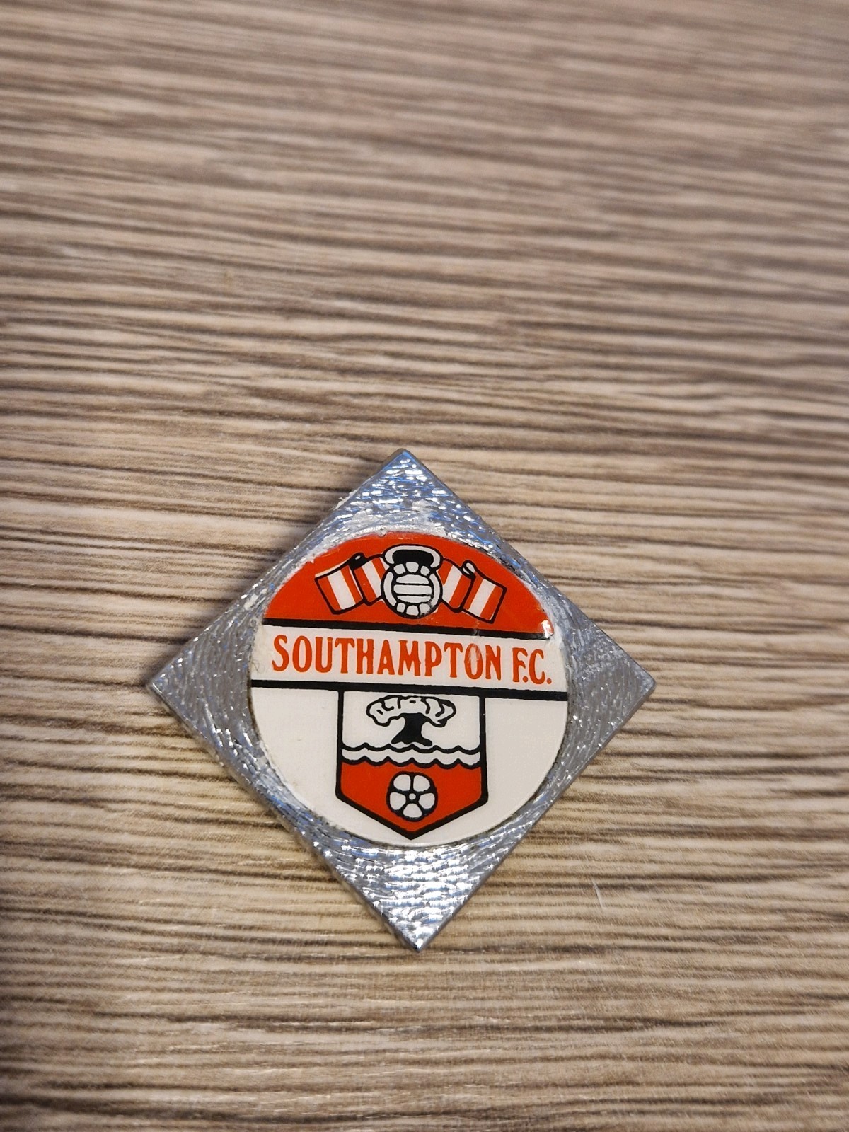 SOUTHAMPTON  F C - 70's CLUBMAN  INSERT COLLECTABLE  VINTAGE  FOOTBALL Pin BADGE for sale on Ebay