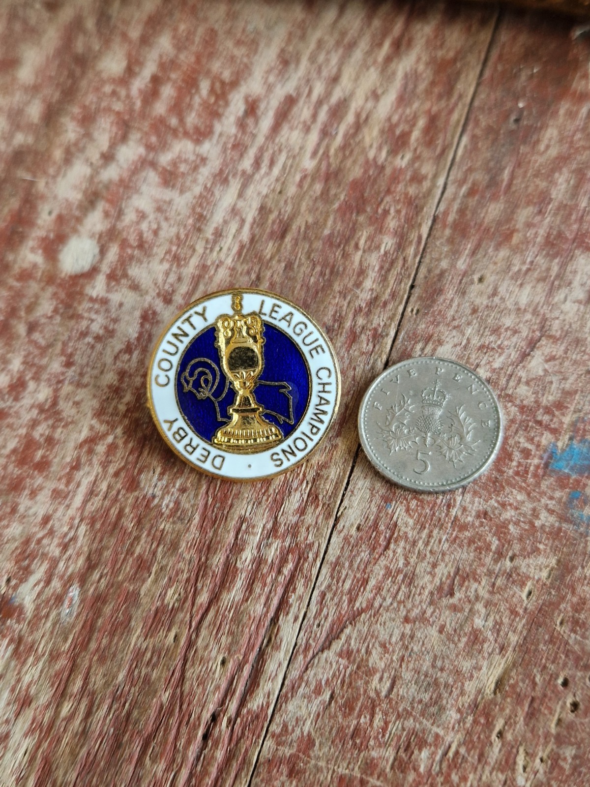 DERBY COUNTY F C - COFFER VINTAGE 1971 / 72 DIV 1 CHAMPIONS  FOOTBALL BADGE for sale on Ebay