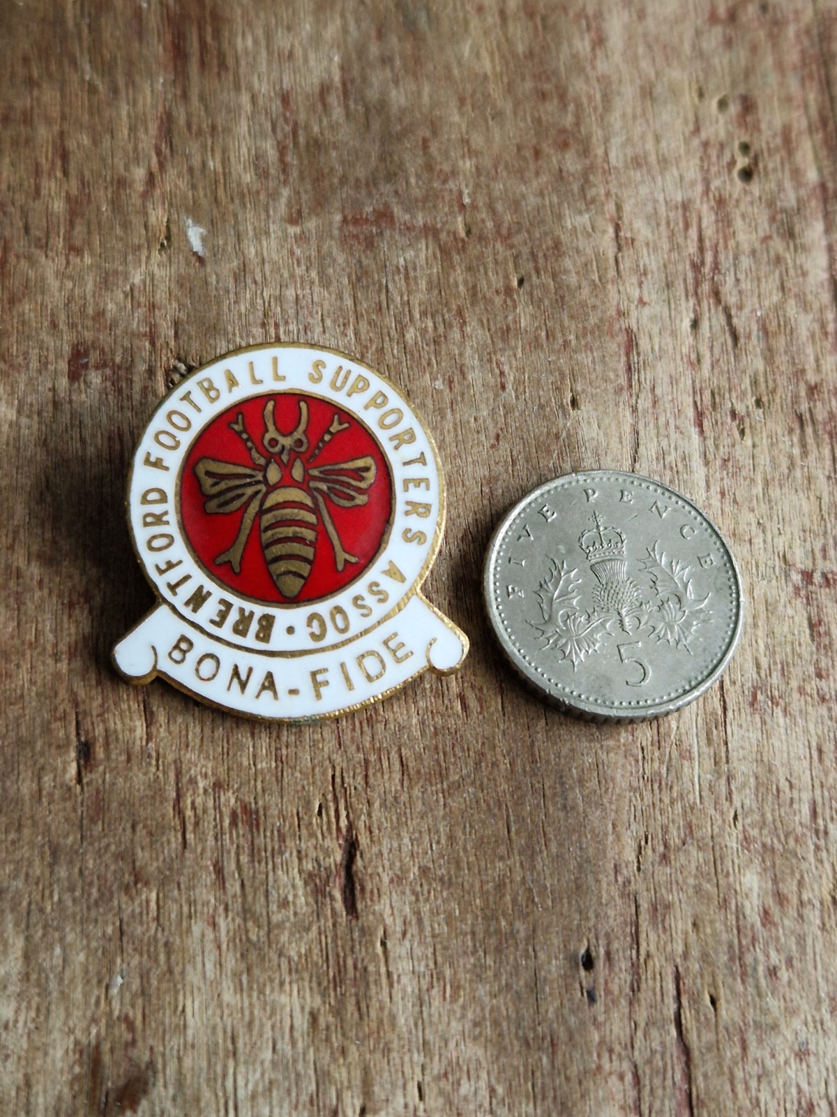BRENTFORD  F C - FOOTBALL  SUPPORTERS  ASSOCIATION  VINTAGE  Pin  BADGE for sale on Ebay
