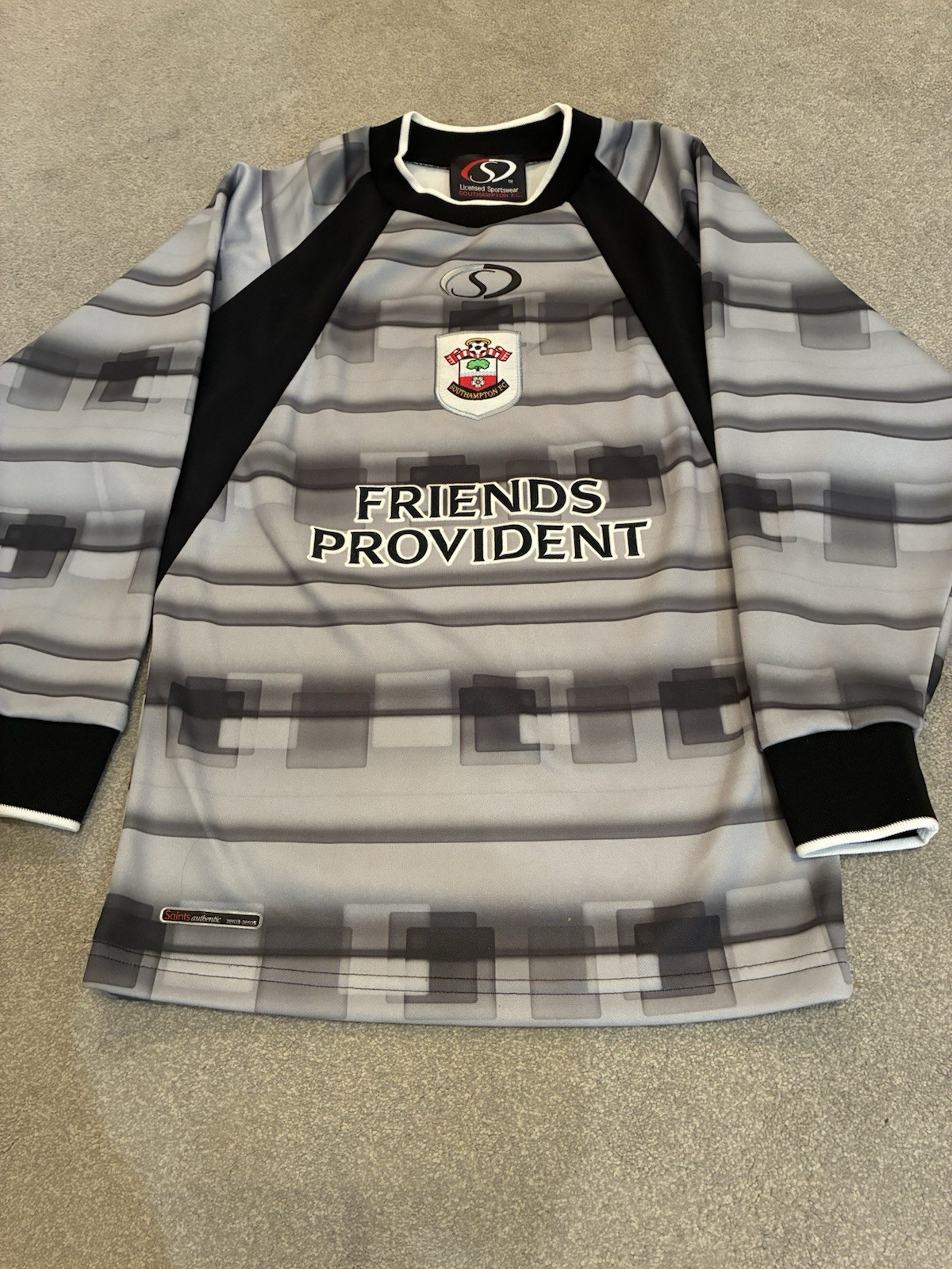 Southampton Goalkeeper Shirt MB YTH for sale on Ebay