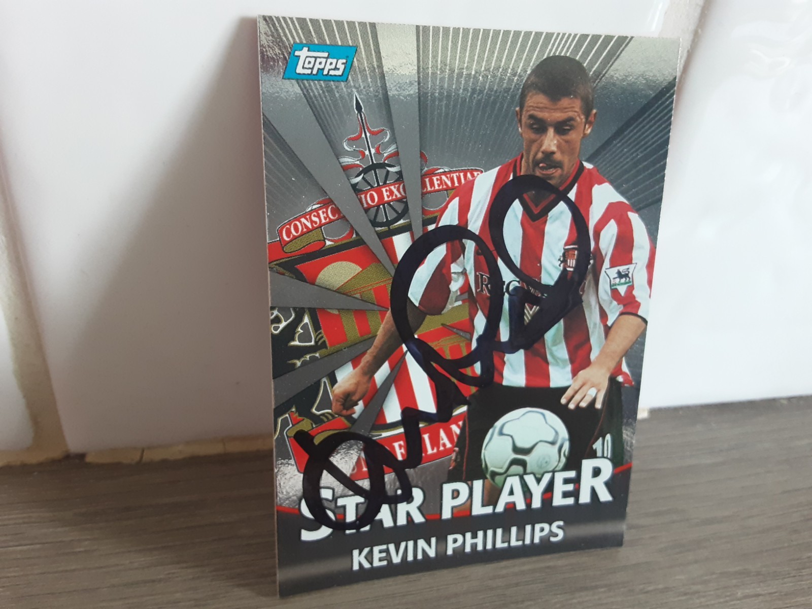 SUNDERLAND - KEVIN PHILLIPS Hand Signed Topps Football trade card * Star Player for sale on Ebay