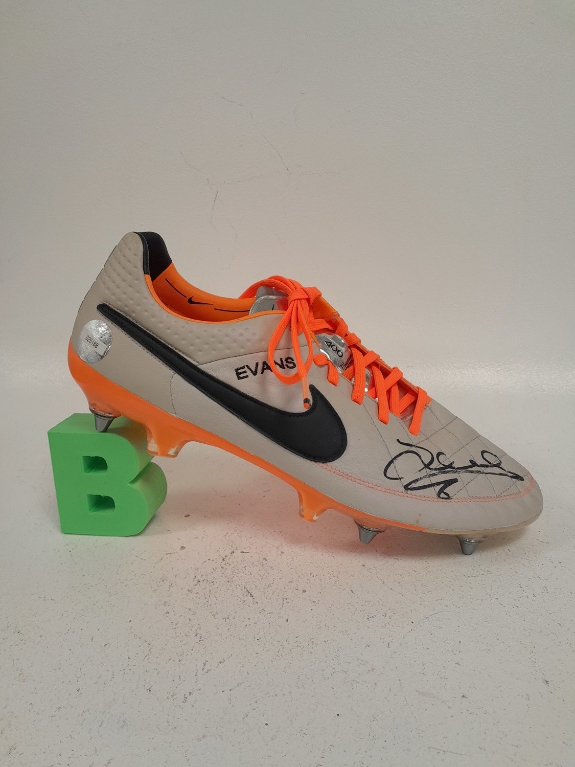 Jonny Evans Manchester United Signed Nike Tempo Legend Boots UK 11 for sale on Ebay
