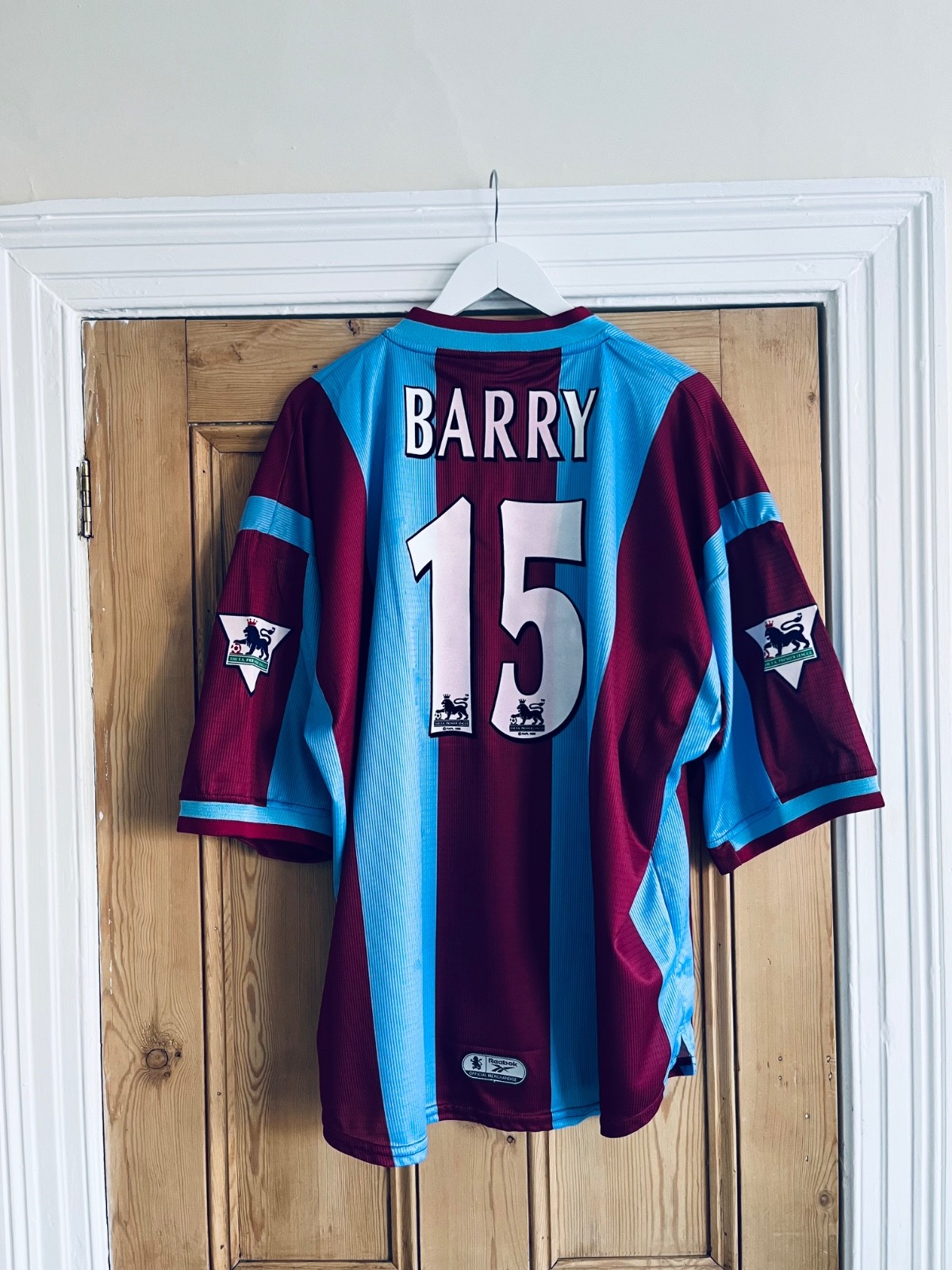 Very rare & genuine (Match Worn?) signed Aston Villa Gareth Barry #15 home shirt for sale on Ebay