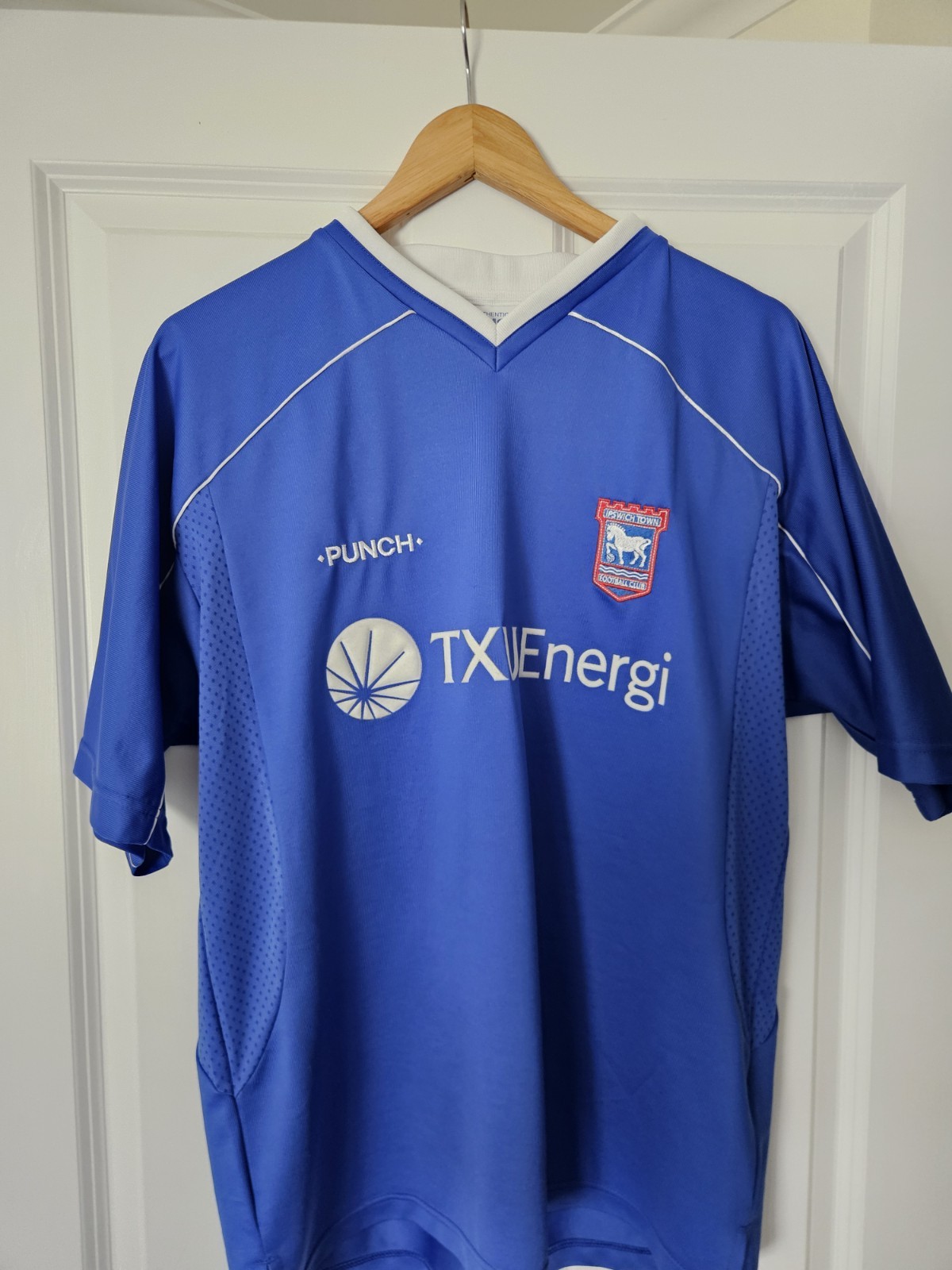 IPSWICH TOWN FOOTBALL CLUB HOME SHIRT SEASON 2001-2003 SIZE LARGE for sale on Ebay