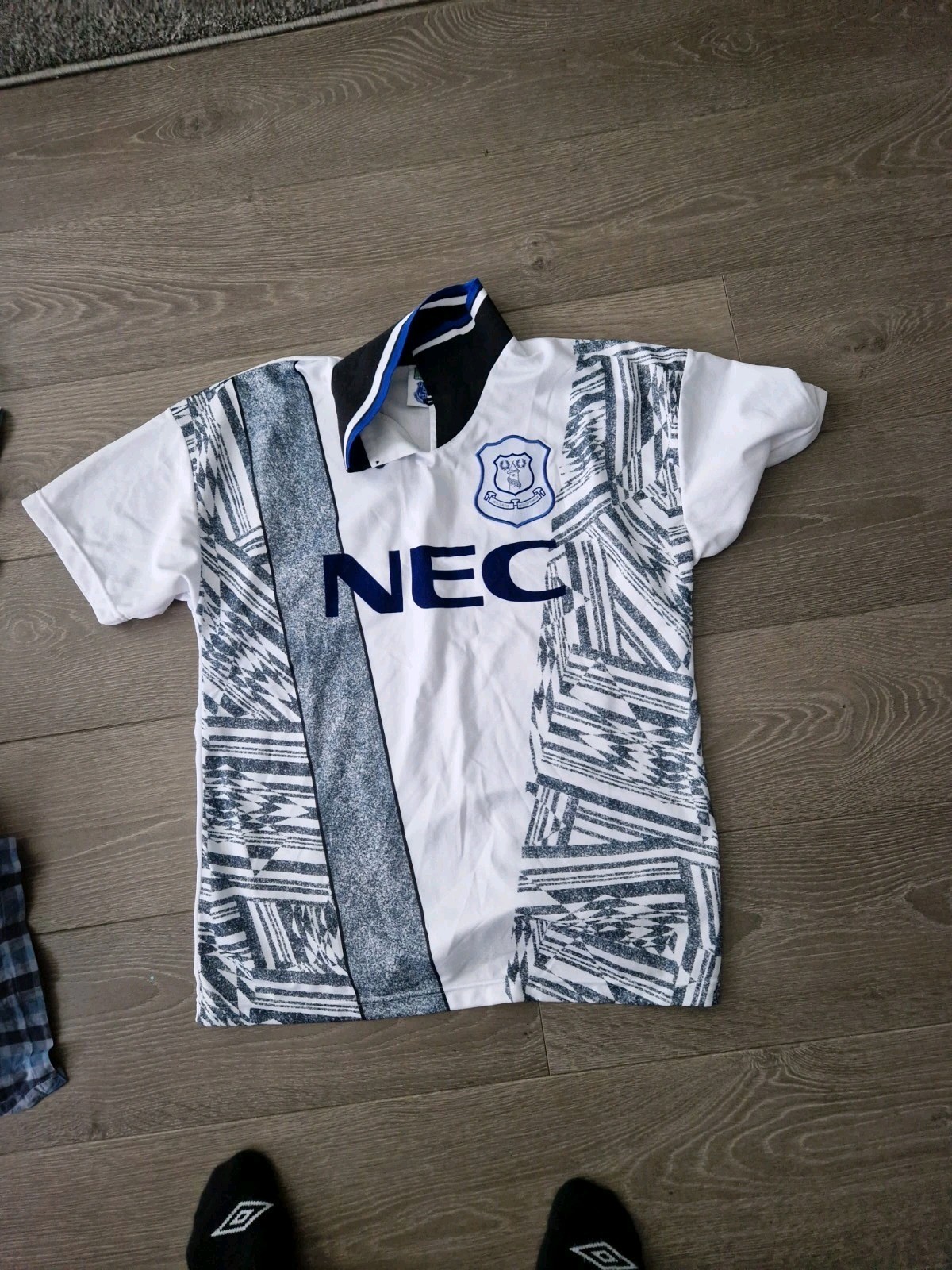 Retro Everton 1994/95 Away Football Shirt Large Score Draw White Vintage Rare for sale on Ebay