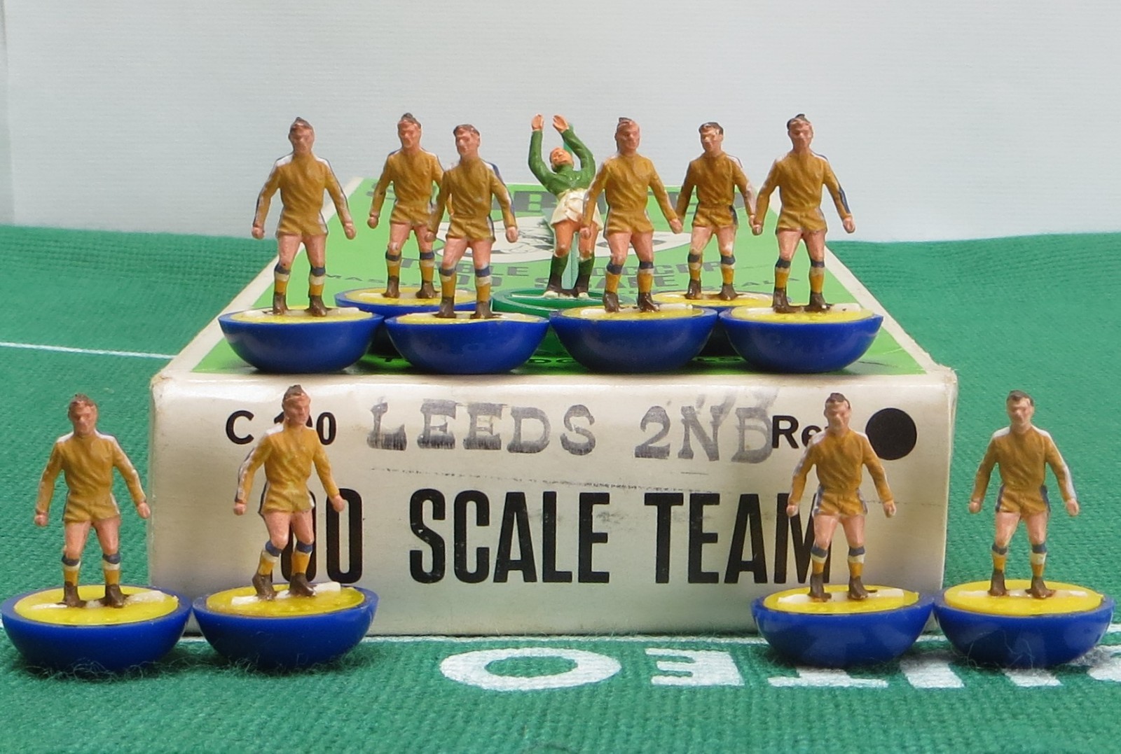 SUBBUTEO HW TEAM LEEDS UNITED 2ND, IN ORIGINAL PRINTED BOX. for sale on Ebay