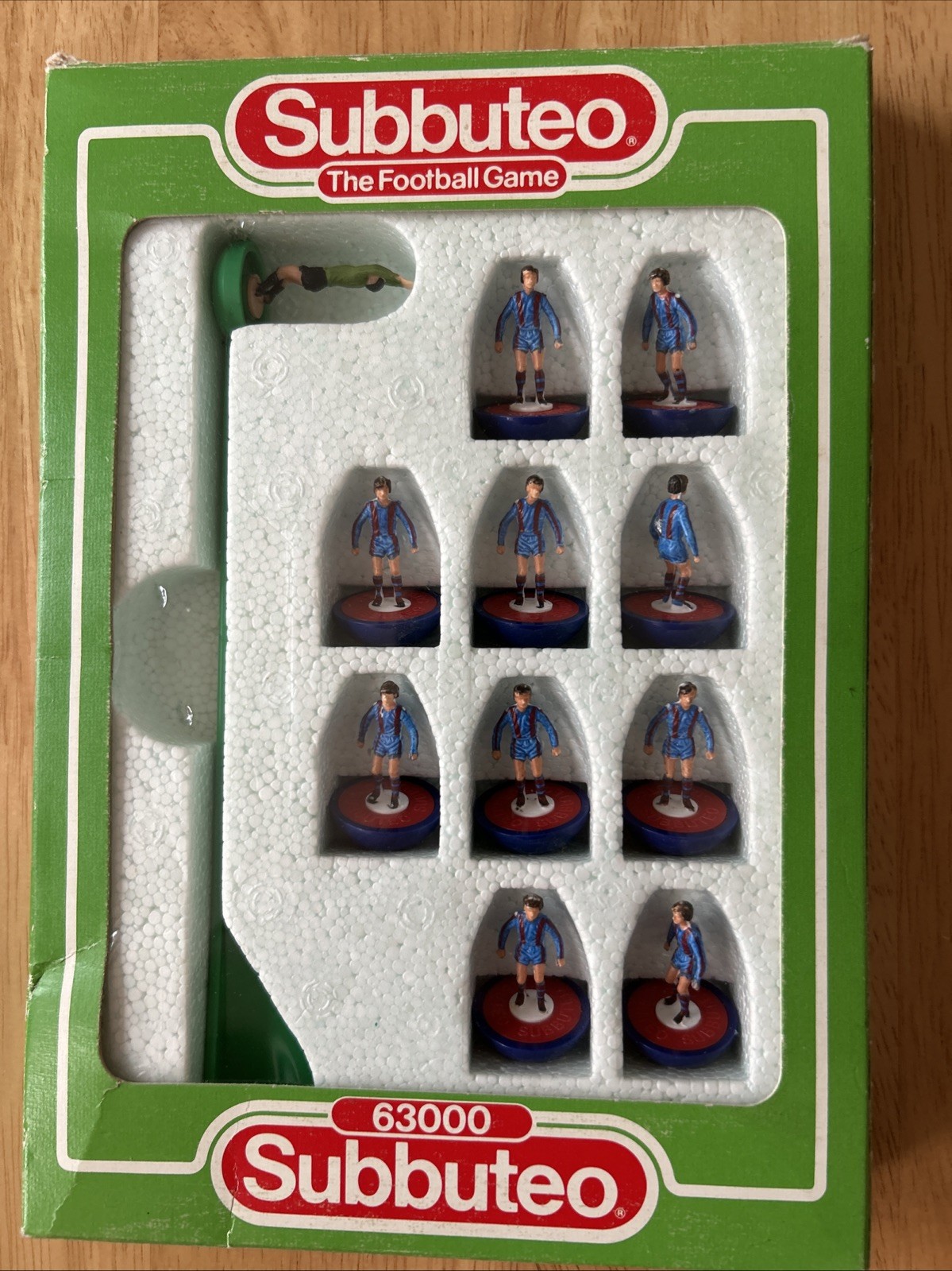 Subbuteo Barcelona / Crystal Palace No 472 Excellent Condition for sale on Ebay
