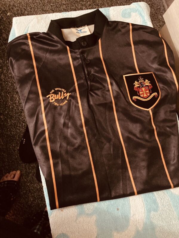 The Wolves Bully 10 Years Shirt XXL.       IMMACULATE. for sale on Ebay