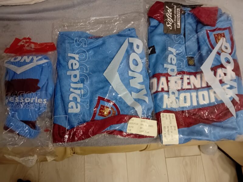 Official⚒️⚒️ West Ham United 1995  Full Away Kit Medium BNWT 👌 ⚒️⚒️ for sale on Ebay