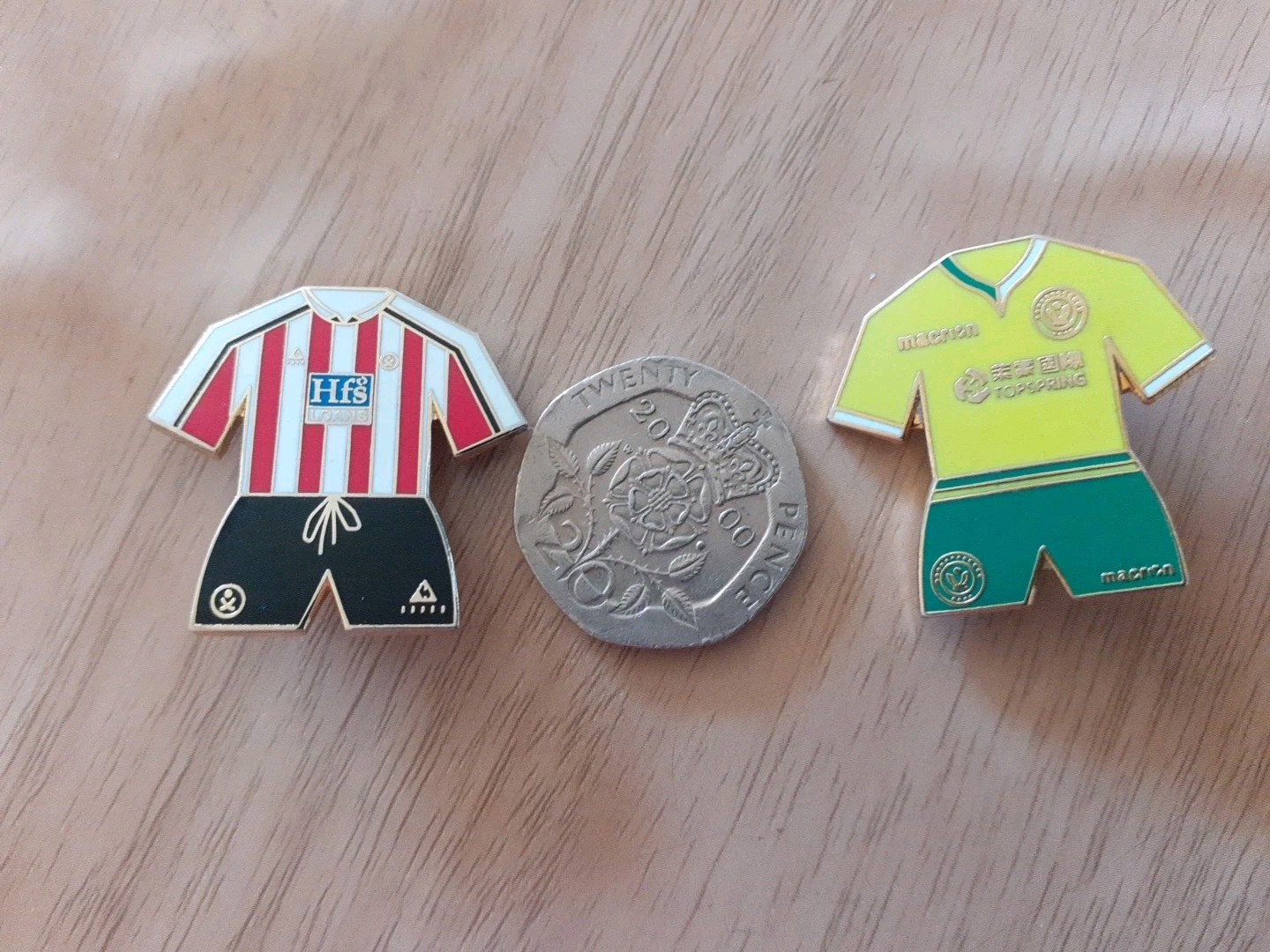 2 Sheffield United Kit Badges for sale on Ebay